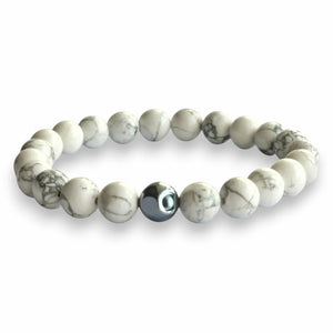 White howlite and hematite beaded bracelet in white and grey