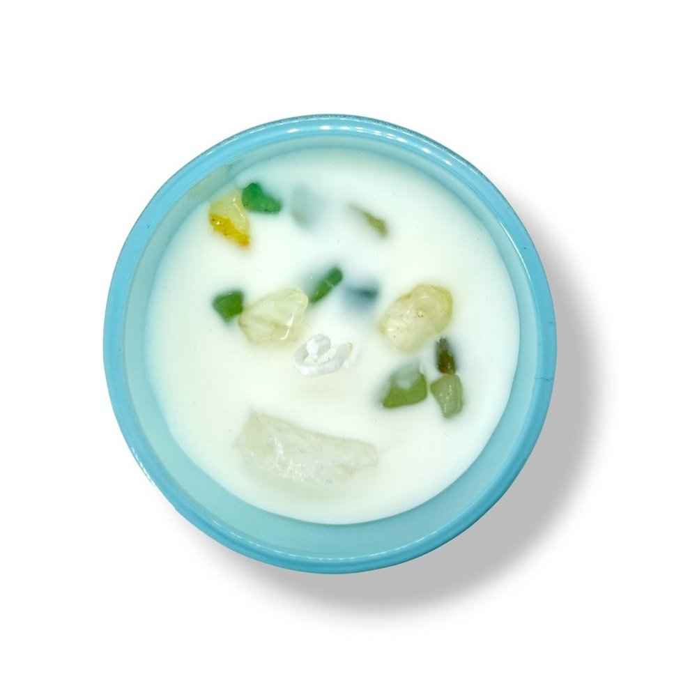 Lavender and rose soy wax candle with crystal, hand-poured, view 3